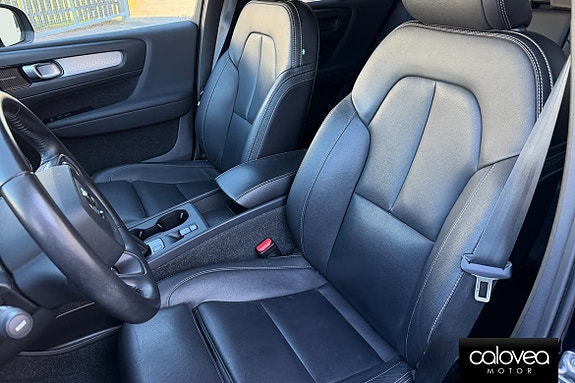 Volvo XC40 10 of 15