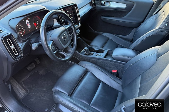 Volvo XC40 7 of 15