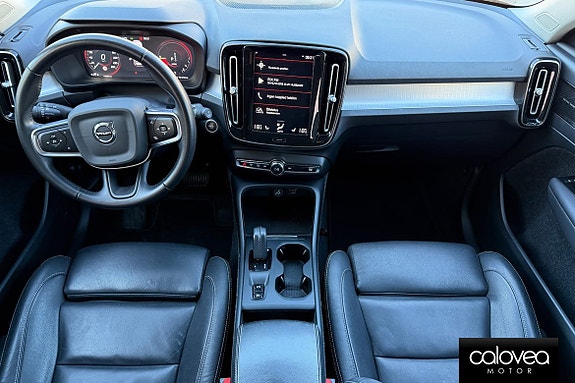 Volvo XC40 5 of 5