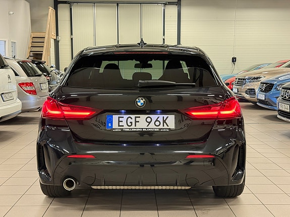 BMW 118i 9 of 25