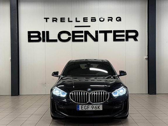 BMW 118i 4 of 5