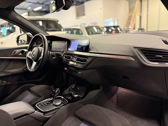 BMW 118i 11 of 25