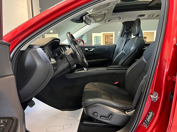 Volvo XC60 14 of 25