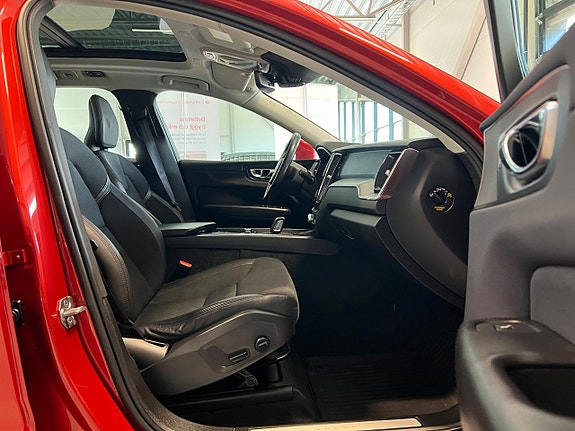Volvo XC60 10 of 25