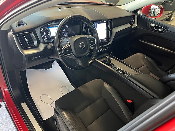 Volvo XC60 15 of 25