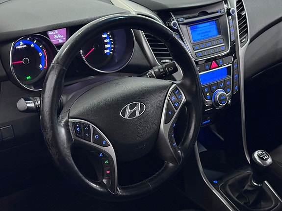 Hyundai i30 2 of 5