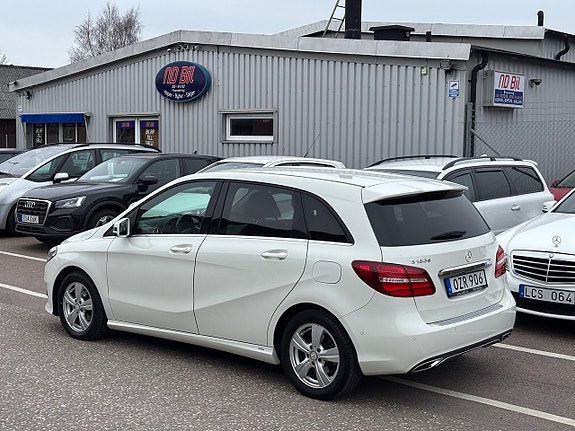 Mercedes-Benz B180 d 5 of 5
