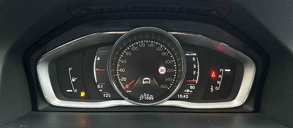 Volvo V60 16 of 28