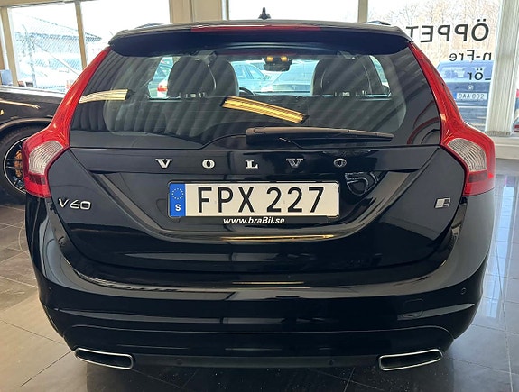 Volvo V60 8 of 28