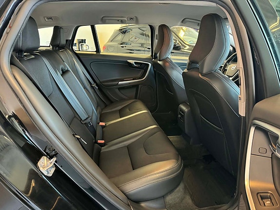 Volvo V60 12 of 28