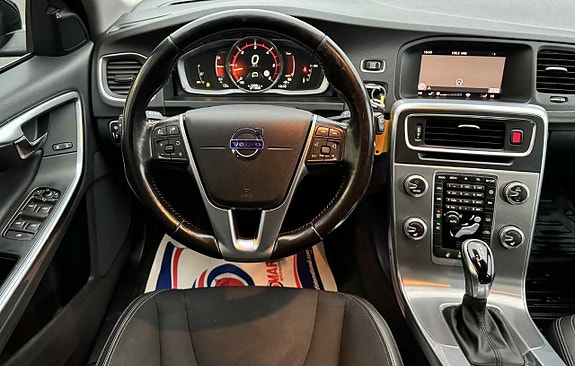 Volvo V60 13 of 28