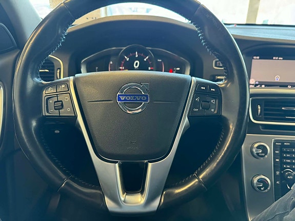Volvo V60 21 of 28