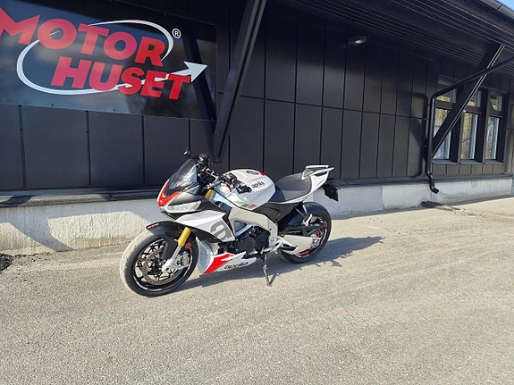 Aprilia Tuono V4 Factory -21