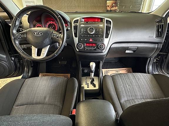 Kia Ceed 10 of 21