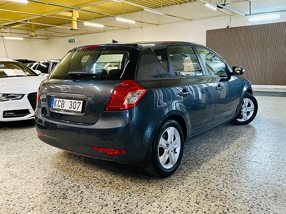 Kia Ceed 3 of 21