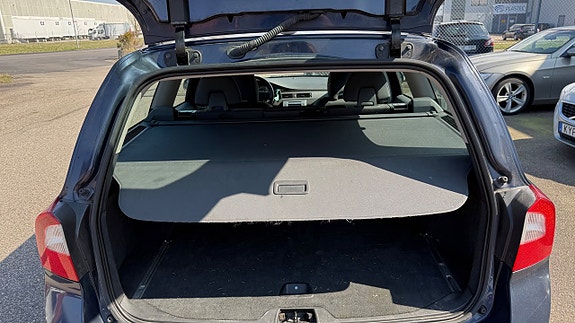 Volvo V70 24 of 30