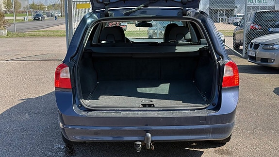 Volvo V70 23 of 30