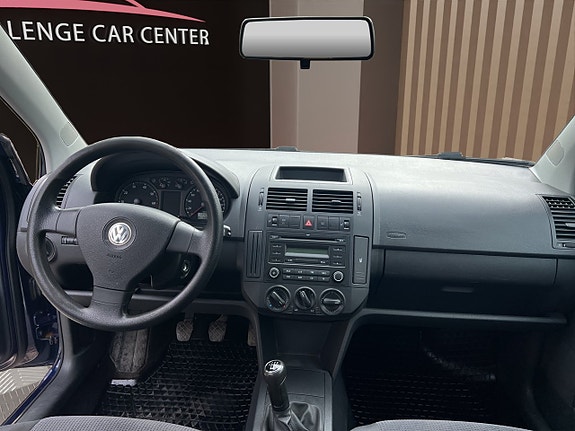 Volkswagen Polo 13 of 16