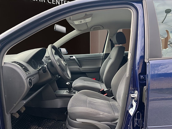 Volkswagen Polo 9 of 16