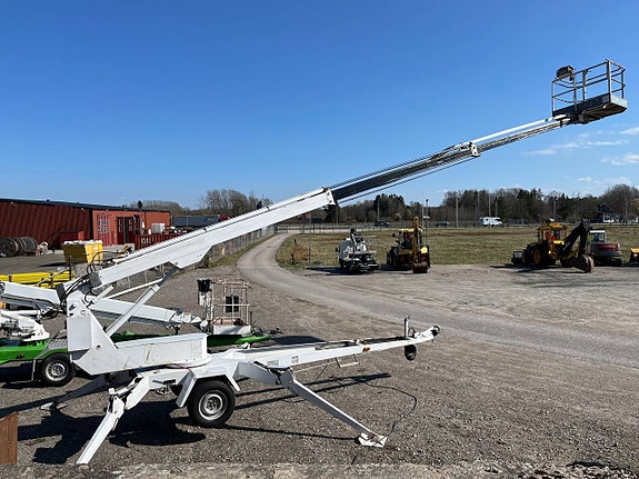 Skylift Dino 130. Vägreggad 80km/h. 1 Ägare