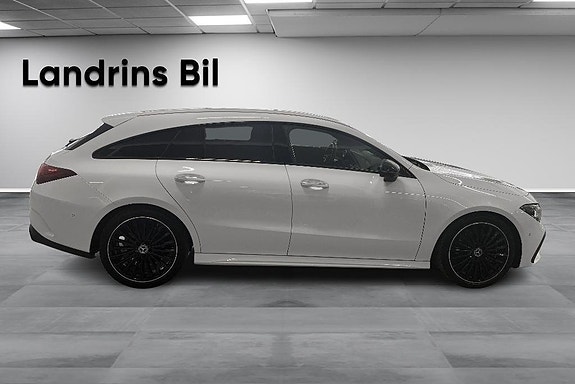 Mercedes-Benz CLA200 4 of 5