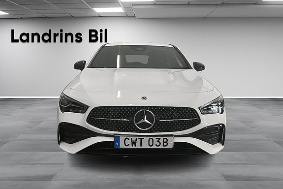 Mercedes-Benz CLA200 2 of 5