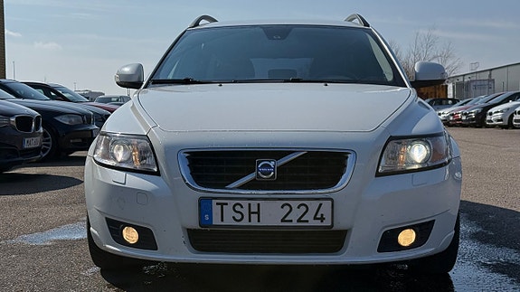 Volvo V50 2 of 27