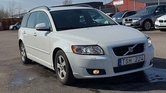 Volvo V50 3 of 27