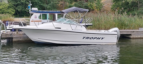 Trophy 2102 WA 13 of 19