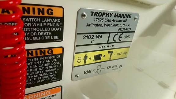 Trophy 2102 WA 10 of 14