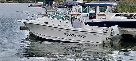 Trophy 2102 WA 17 of 19