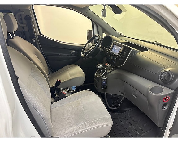 Nissan e-NV200 7 of 22