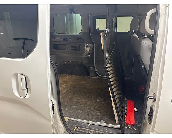 Nissan e-NV200 8 of 22