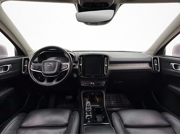 Volvo XC40 9 of 27