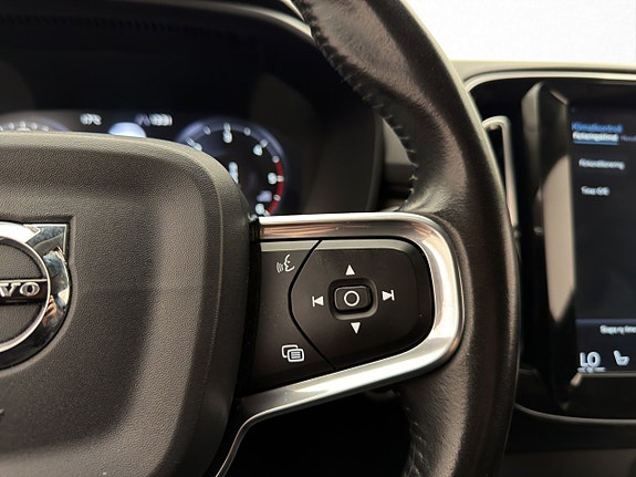 Volvo XC40 13 of 27