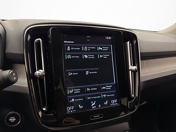 Volvo XC40 17 of 27