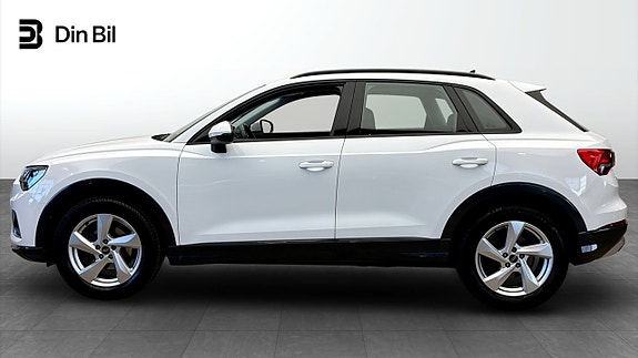 Audi Q3 2 of 5