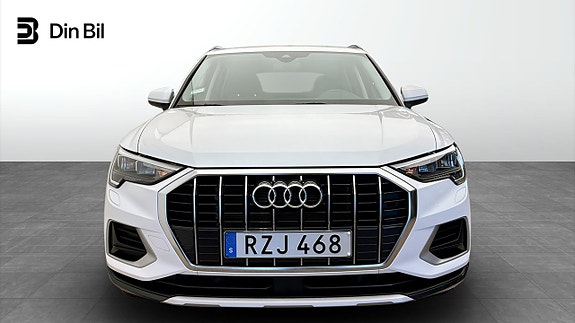 Audi Q3 4 of 5