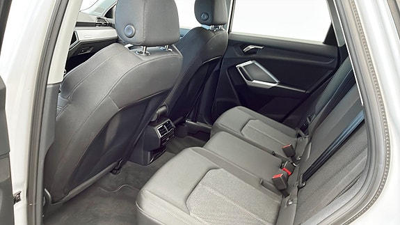 Audi Q3 11 of 13