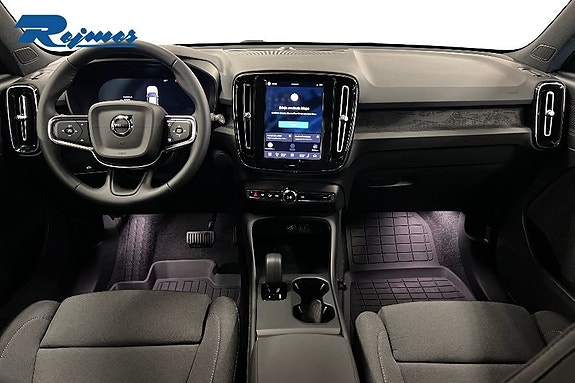 Volvo EX40 6 of 11