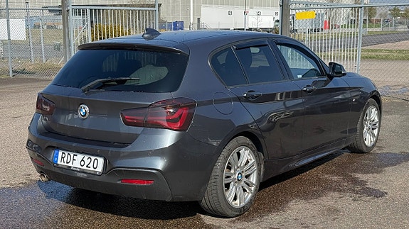 BMW 118d 4 of 5