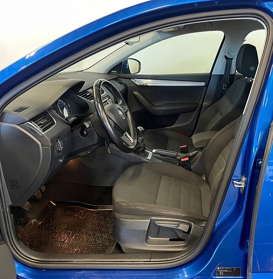 Skoda Octavia 6 of 12