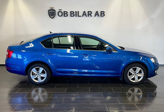 Skoda Octavia 2 of 5