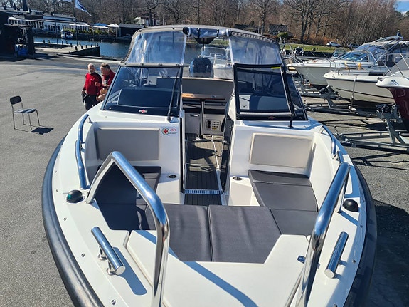 Bella 700 BR Mercury F300 Verado 2017 5 of 12