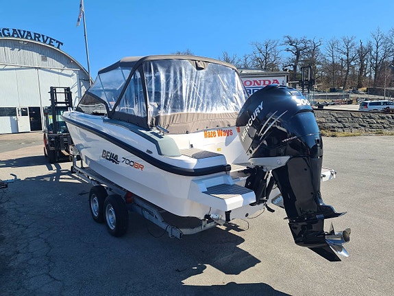 Bella 700 BR Mercury F300 Verado 2017 3 of 12