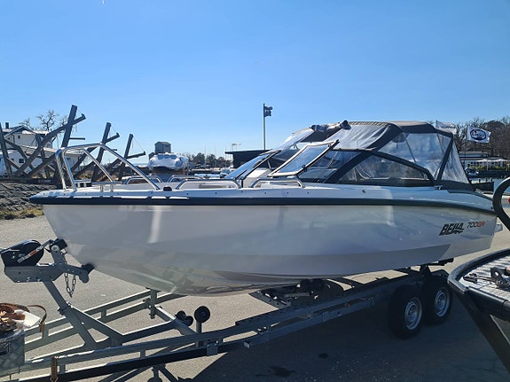 Bella 700 BR Mercury F300 Verado 2017 4 of 12