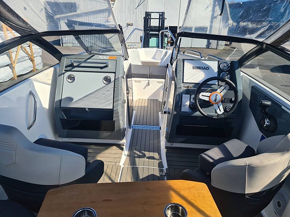 Bella 700 BR Mercury F300 Verado 2017 6 of 12