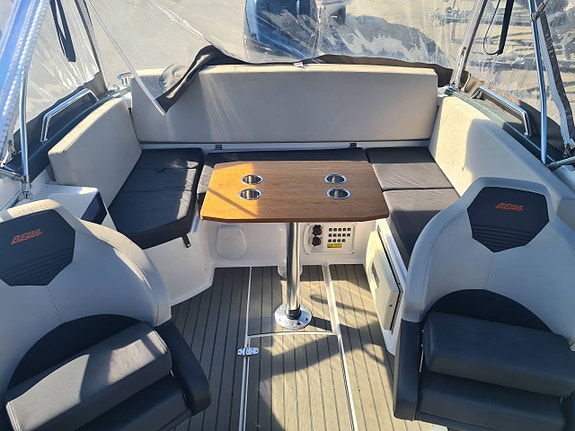 Bella 700 BR Mercury F300 Verado 2017 10 of 12