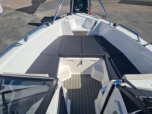 Bella 700 BR Mercury F300 Verado 2017 12 of 12