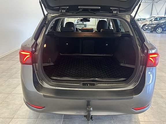 Toyota Avensis 5 of 5